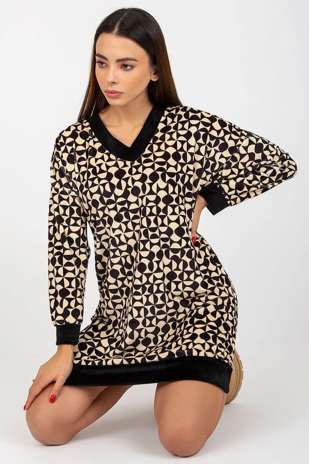 Chic Velvet Heart Neckline Day Dress - Rue Paris Elegance
