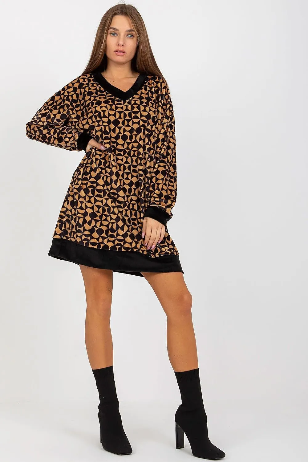 Chic Velvet Heart Neckline Day Dress - Rue Paris Elegance