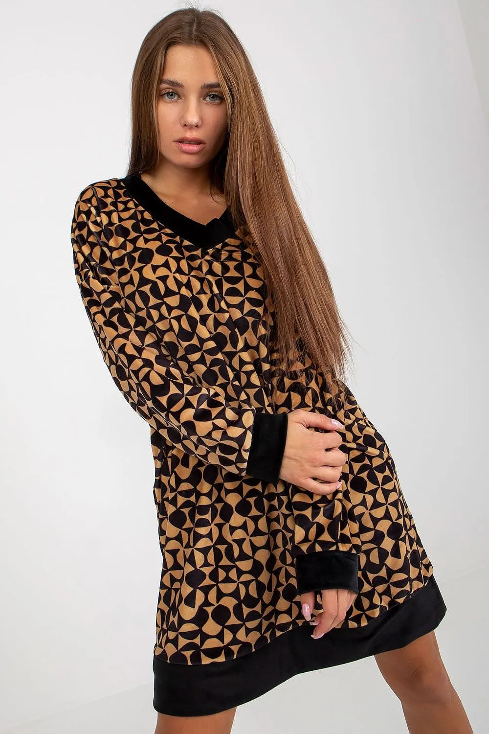 Chic Velvet Heart Neckline Day Dress - Rue Paris Elegance