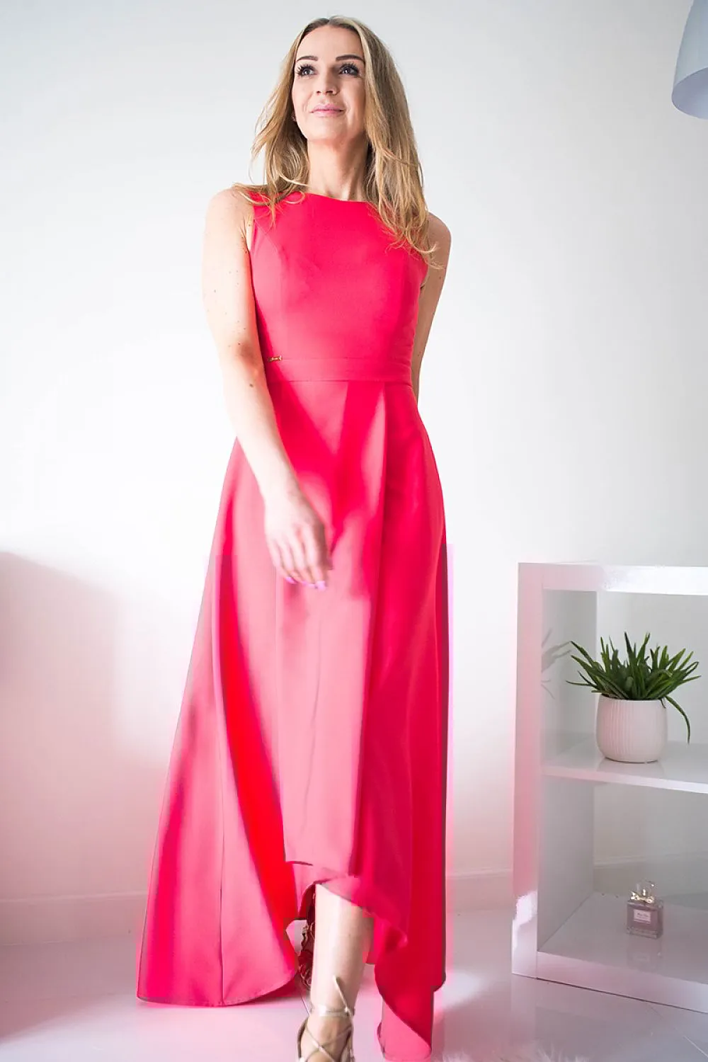 Elegant High-Low Hem Zipper-Back Evening Gown