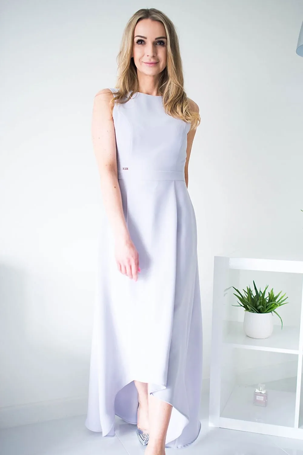 Elegant High-Low Hem Zipper-Back Evening Gown
