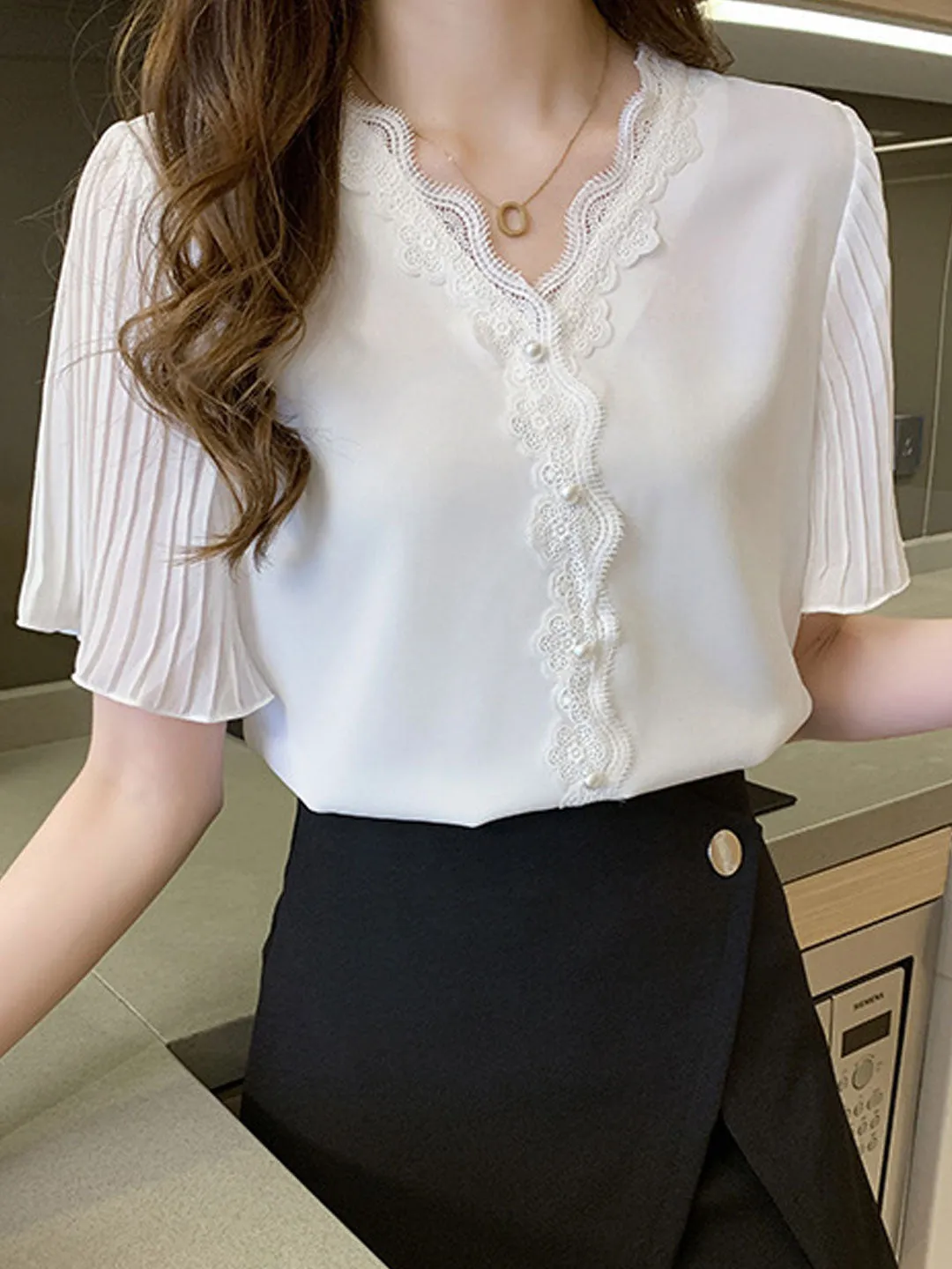 Elizabeth Classic V-Neck Lace Chiffon Top-Pink