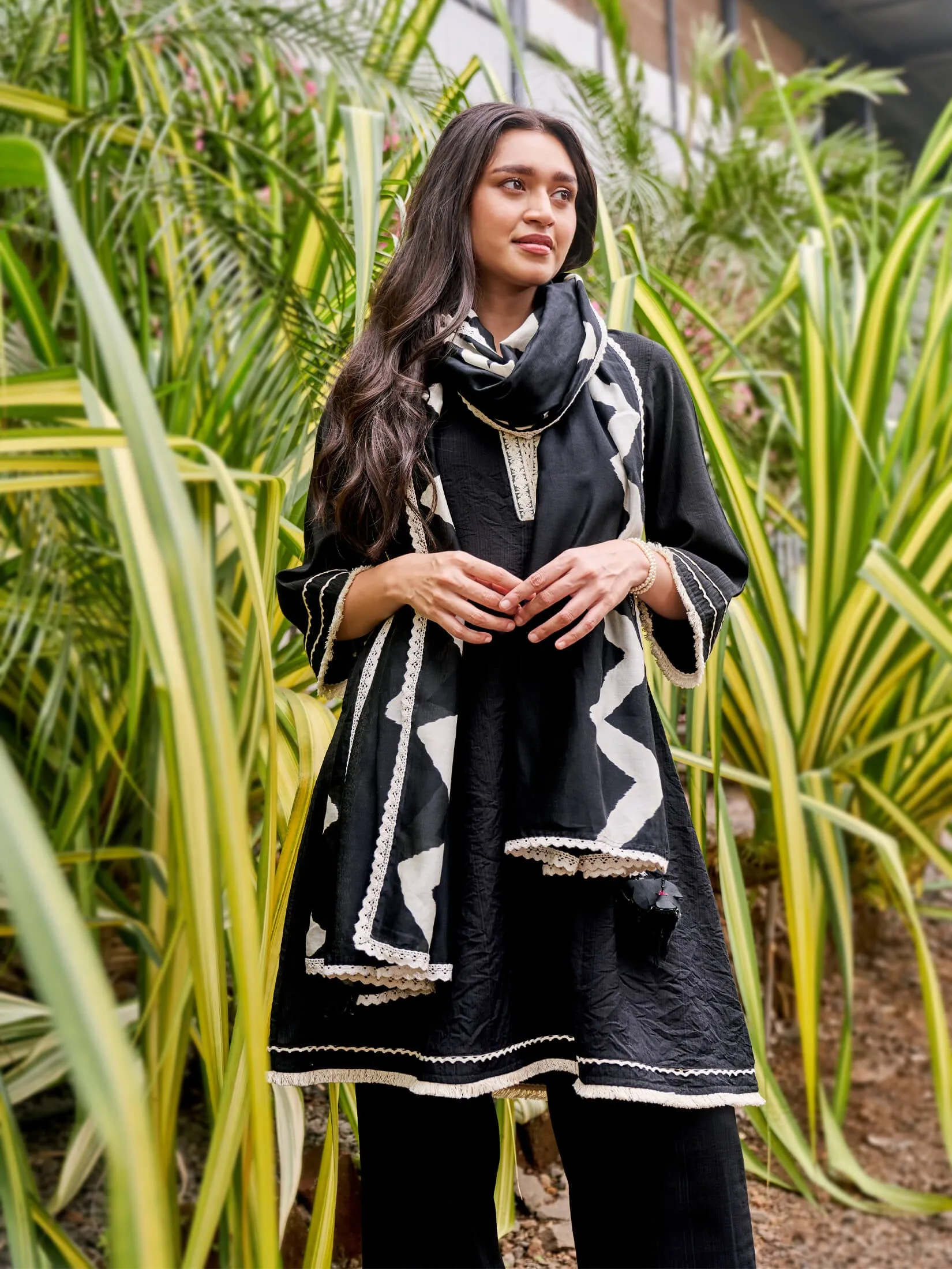 Women Rayon Black Kurta Comfort Pant Dupatta